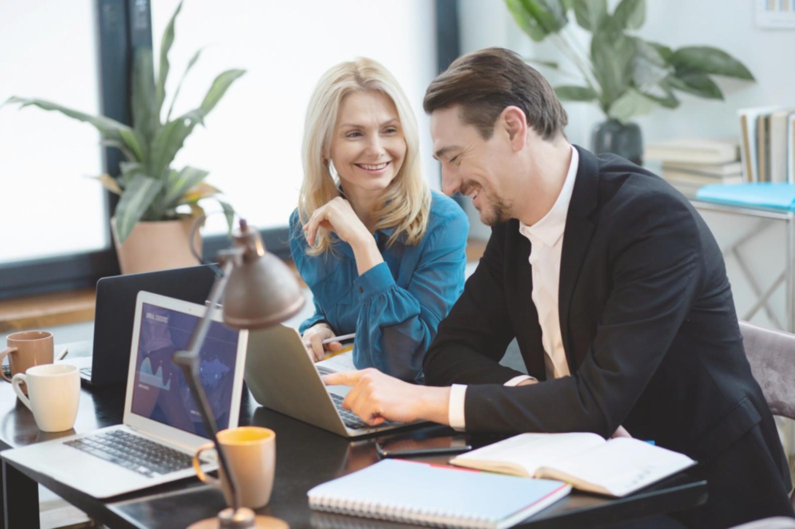 Nahaufnahme einer offenen Diskussionsrunde während eines Trainings